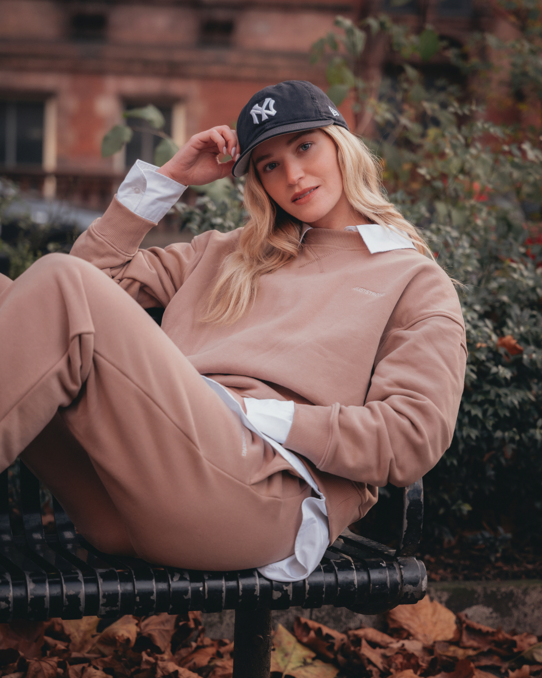 The Classic Crew - Sand